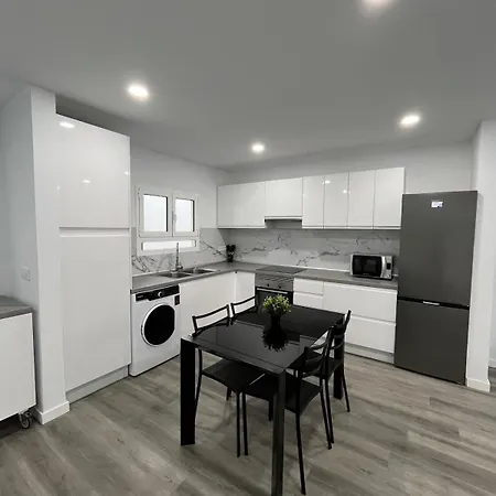 Sweet Flat Renovated 4 Pax شقة *